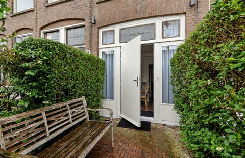 Family Double | Courtyard view