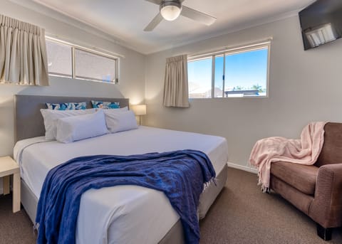 View Room | 1 bedroom, premium bedding, desk, iron/ironing board