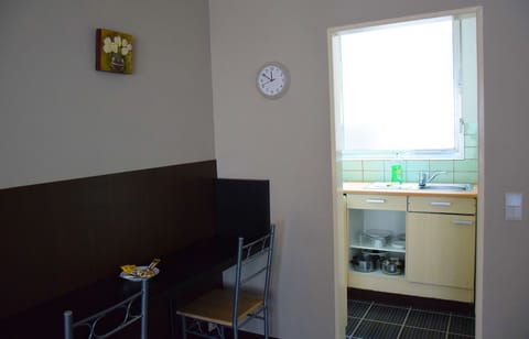 Studio, 2 Twin Beds | Living area | TV