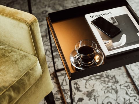 L Loft | Living area | Flat-screen TV