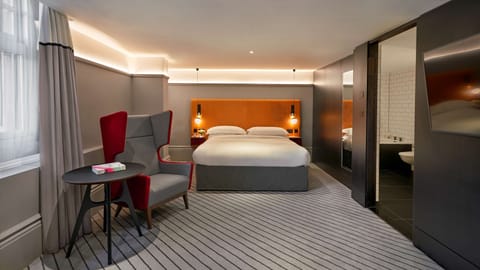 Andaz, Large Suite 1 king bed | Premium bedding, free minibar items, in-room safe, desk