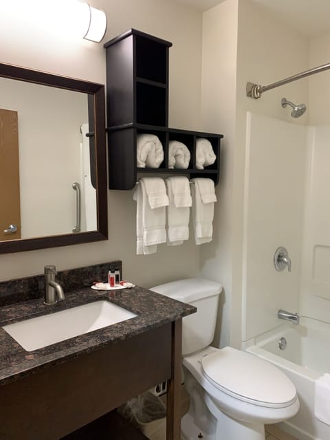 Room, 2 Queen Beds, Non Smoking | Bathroom | Combined shower/tub, free toiletries, hair dryer, towels