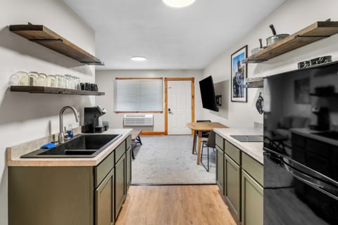 Apartment | Private kitchenette | Microwave, stovetop, toaster