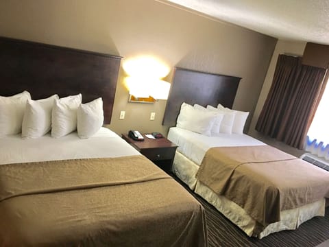 Premium bedding, in-room safe, desk, laptop workspace