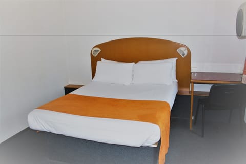 Standard Double Room, Accessible | Room amenity