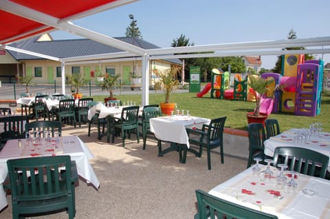 Lunch and dinner served