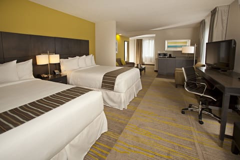 Superior Suite, Multiple Beds, Non Smoking | Premium bedding, pillowtop beds, in-room safe, desk