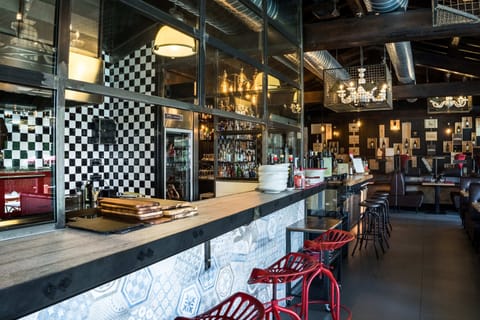 Breakfast, lunch, dinner served; pool views