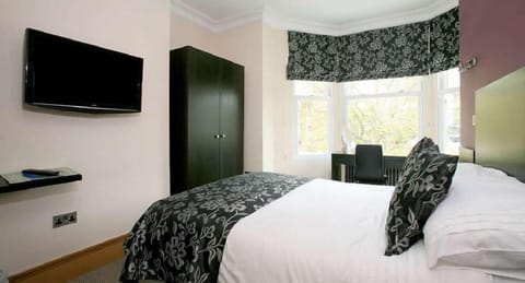 Standard Double Room | Desk, iron/ironing board, bed sheets