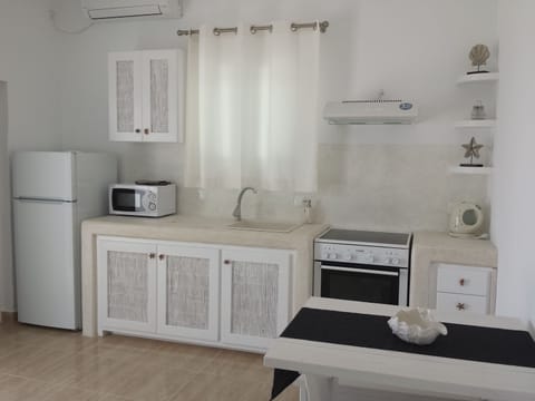 Villa (Volcano) | Private kitchen | Fridge, coffee/tea maker, electric kettle