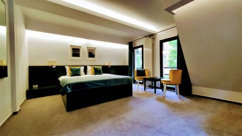 Superior Double Room | Minibar, individually decorated, individually furnished, desk