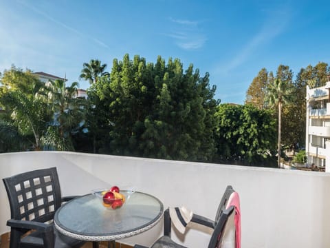 Property, Real Estate, House, Building, Home, Room, Vacation, Table, Apartment, Villa