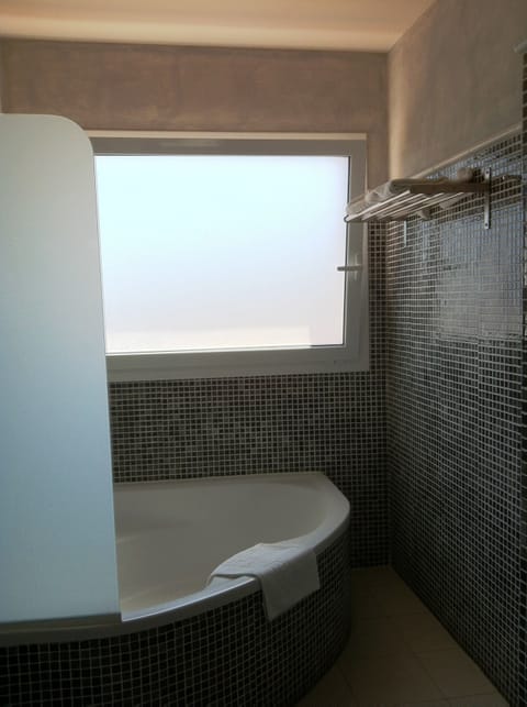 Junior Suite | Deep soaking bathtub