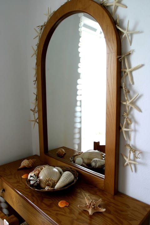 Laptop workspace, soundproofing, iron/ironing board, rollaway beds