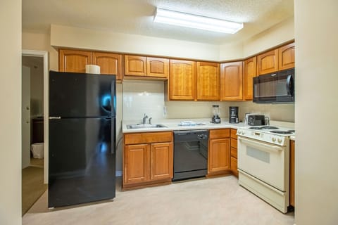 Condo, 2 Bedrooms | Private kitchen | Fridge