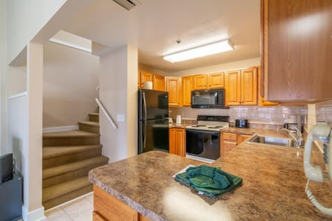 Condo, 2 Bedrooms | Private kitchen | Fridge