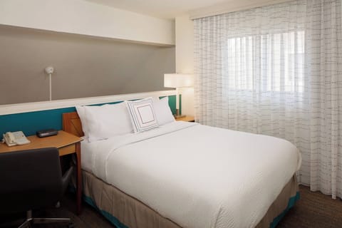 Premium bedding, pillowtop beds, in-room safe, individually decorated