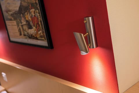 Standard Single Room, 1 Twin Bed | Living area | 30-cm flat-screen TV with satellite channels, TV