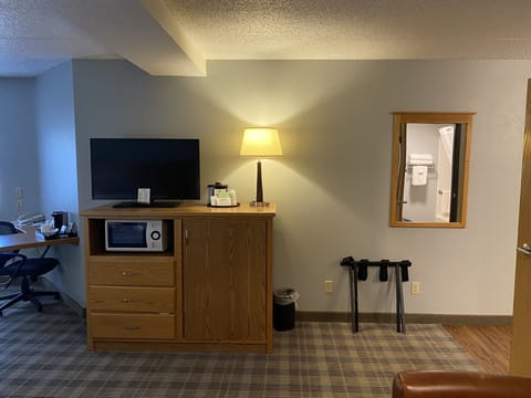 Suite, Multiple Beds, Non Smoking | 1 bedroom, pillowtop beds, in-room safe, desk