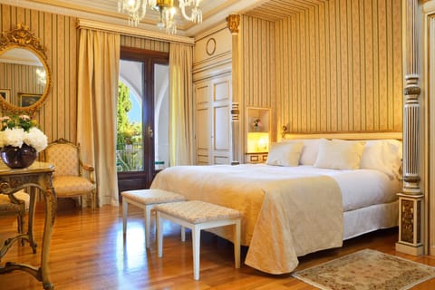 Classic Room, Terrace | Premium bedding, minibar, in-room safe, individually decorated