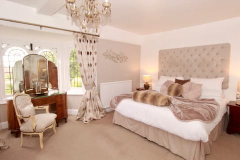 Luxury Double Room, Ensuite, Garden View