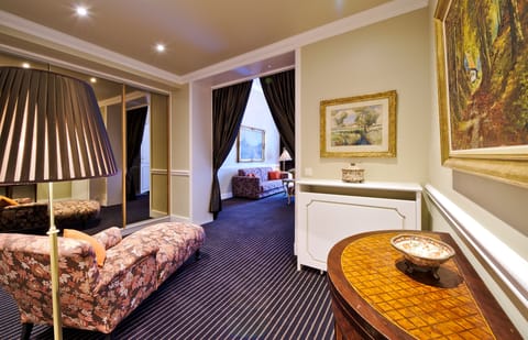 Suite | Premium bedding, minibar, in-room safe, desk