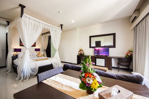 One Bedroom Suite | 1 bedroom, minibar, in-room safe, desk