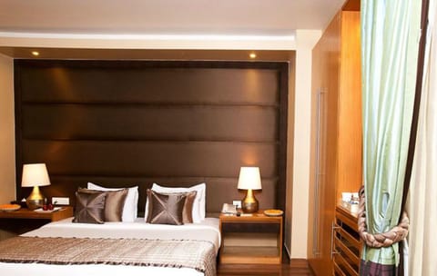 Premium bedding, minibar, in-room safe, individually furnished