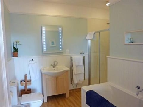 Double Room, Ensuite (The Cowdery) | Bathroom