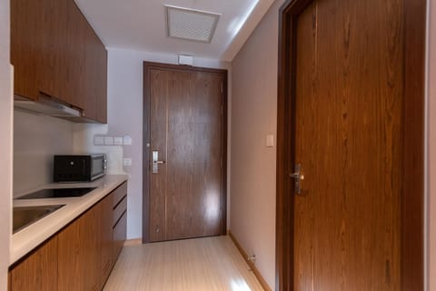 Studio, City View | Private kitchenette | Mini-fridge, microwave, electric kettle, rice cooker