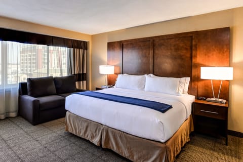 Suite, 1 King Bed (Additional Living Area) | Premium bedding, in-room safe, desk, blackout drapes