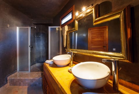 Queen Suite | Bathroom | Separate tub and shower, designer toiletries, hair dryer, bathrobes