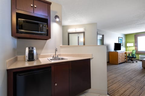 Suite, 1 Bedroom | Down comforters, in-room safe, desk, laptop workspace