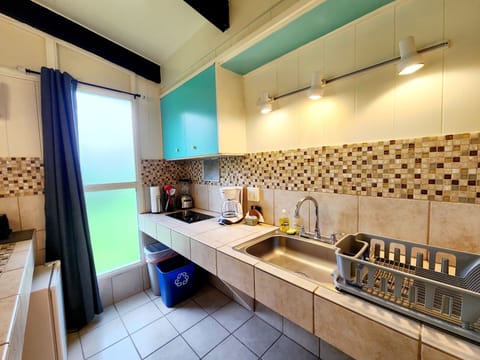 Classic Studio | Private kitchen | Mini-fridge, microwave, stovetop, coffee/tea maker