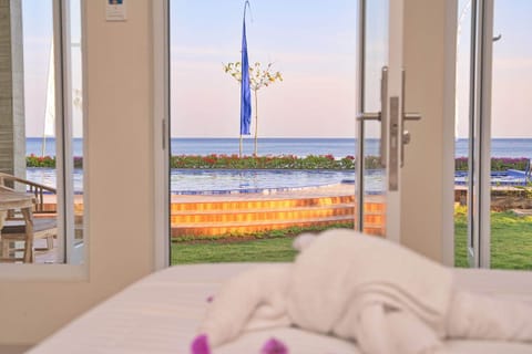 Deluxe Double or Twin Room, Sea View | Beach/ocean view