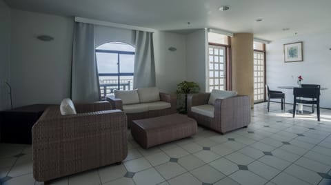 Master Suite, Ocean View | Minibar, desk, free WiFi, bed sheets