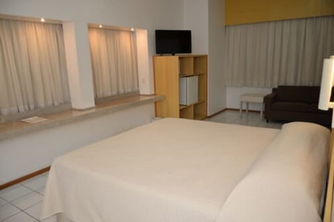 Standard Twin Room | Minibar, blackout drapes, free WiFi, bed sheets