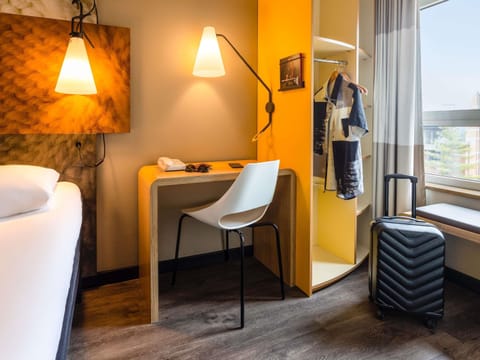 Double Room, 1 Double Bed | Desk, iron/ironing board, free WiFi, bed sheets