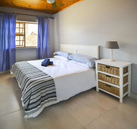 House (Addo Adventure House) | Desk, free WiFi, bed sheets