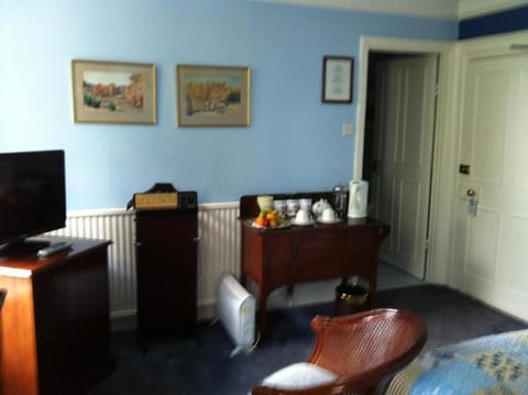 Double Room, Ensuite (Small) | Desk, iron/ironing board, free WiFi, bed sheets