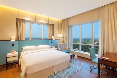 Regency, Suite | Minibar, in-room safe, individually decorated, individually furnished