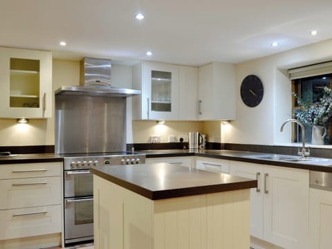 Spacious kitchen | Clawdd Gwyn, Trefriw, near Llanrwst