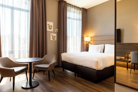 Premium bedding, minibar, in-room safe, blackout drapes