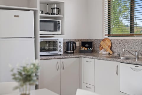 Motel (1BR) | Private kitchen