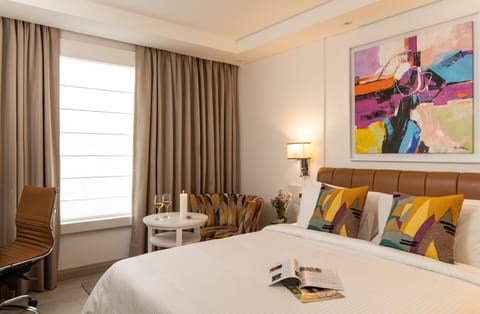 Superior Room, 1 Double Bed | Premium bedding, minibar, in-room safe, desk