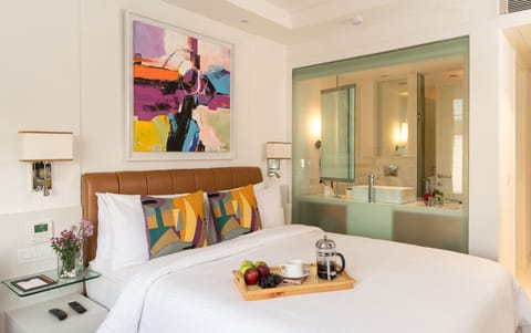 Superior Room, 1 Double Bed | Premium bedding, minibar, in-room safe, desk