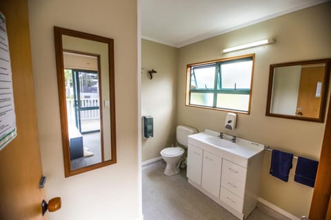 Comfort Suite, Non Smoking, Partial Sea View | Bathroom | Shower, hair dryer, towels