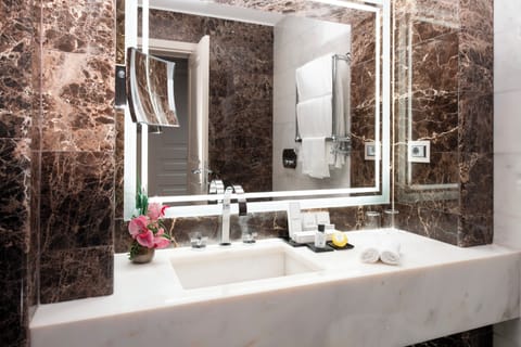 Prestige Double | Bathroom | Rainfall showerhead, free toiletries, hair dryer, bathrobes