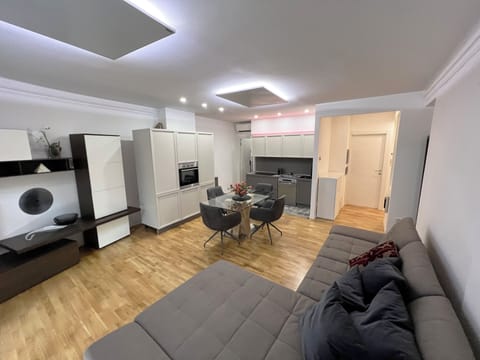 Comfort Apartment | Down comforters, minibar, in-room safe, soundproofing