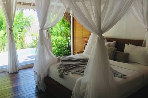 Villa, 1 King Bed, Private Pool, Pool View (Batu Sepatu) | Minibar, desk, free WiFi, bed sheets
